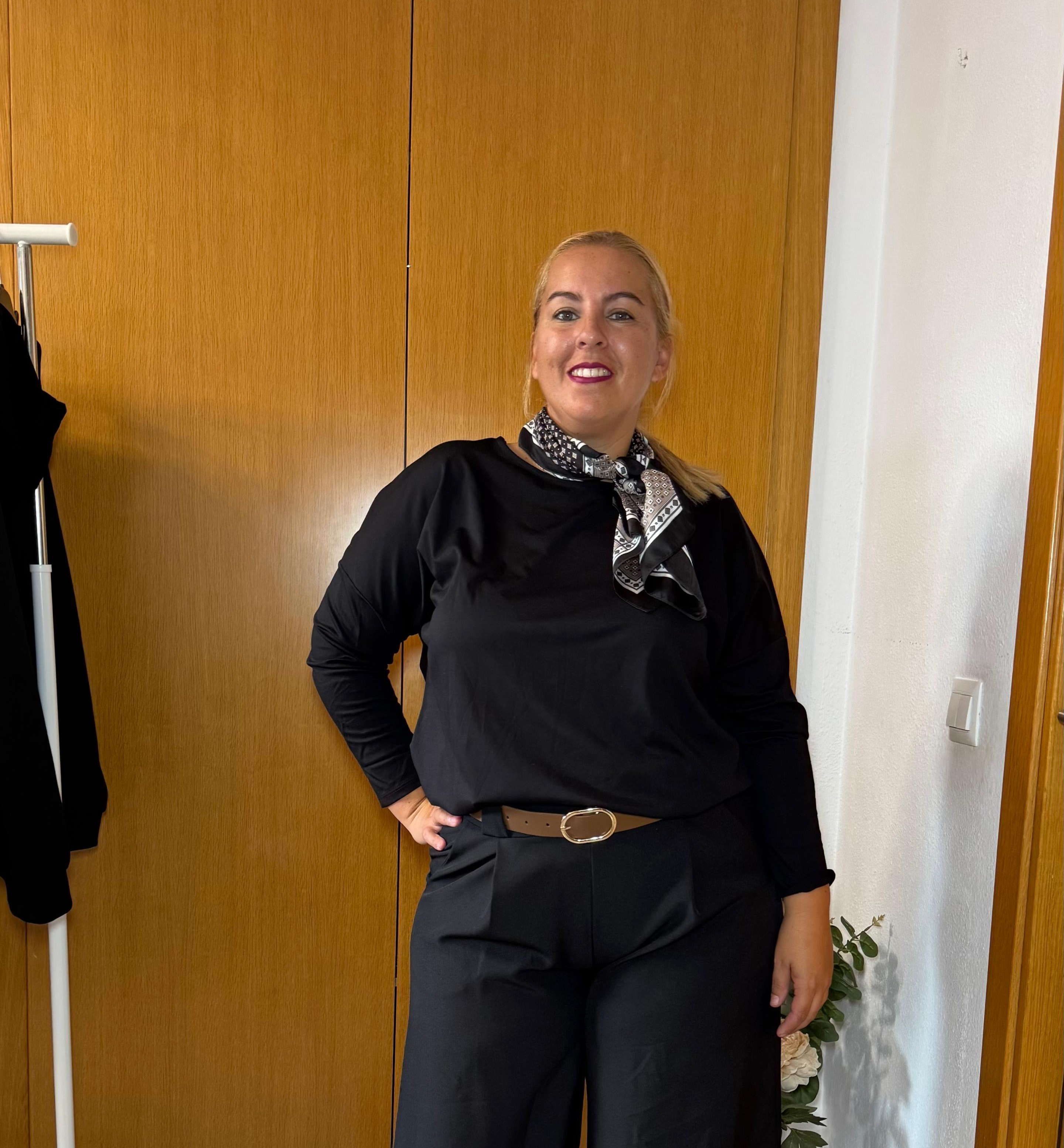 Camiseta negra+ pañuelo