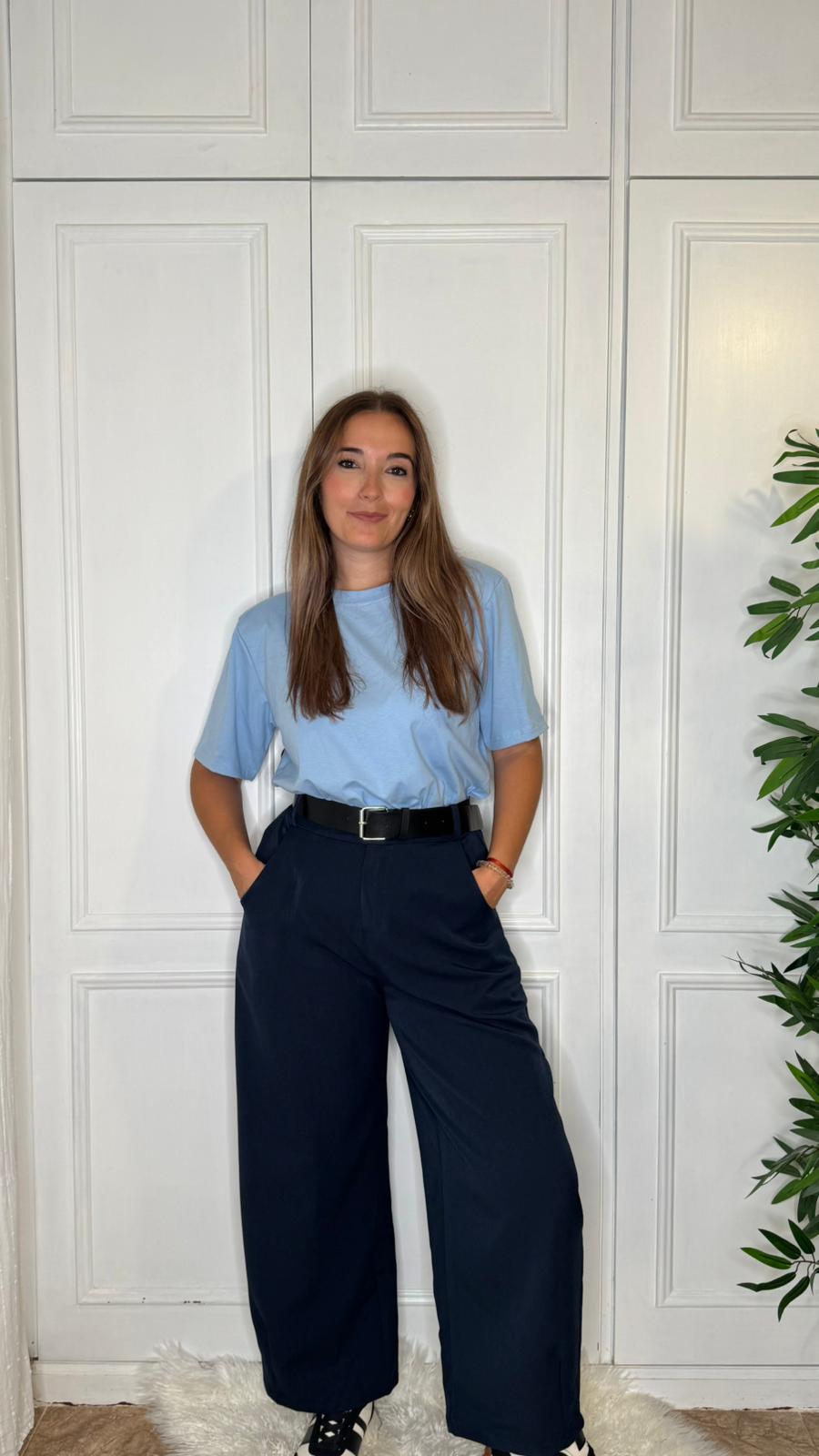 Pantalon Momfit + cinturon Azul Marino