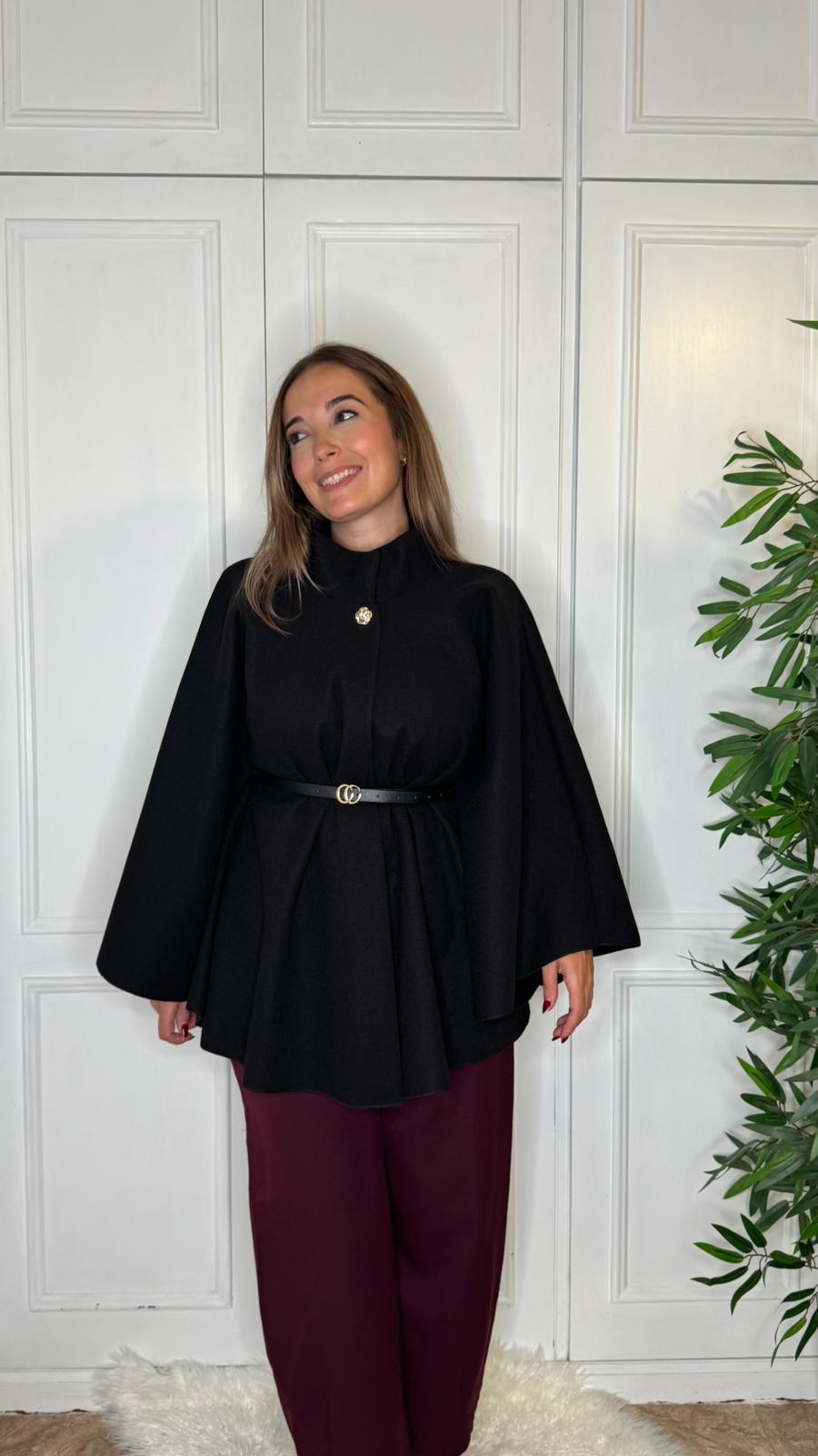 Abrigo Poncho Negro