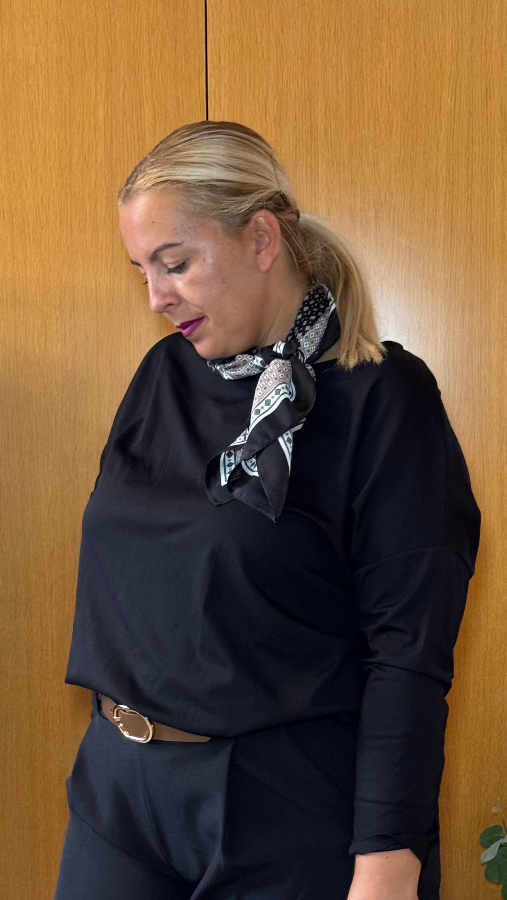 Camiseta negra+ pañuelo
