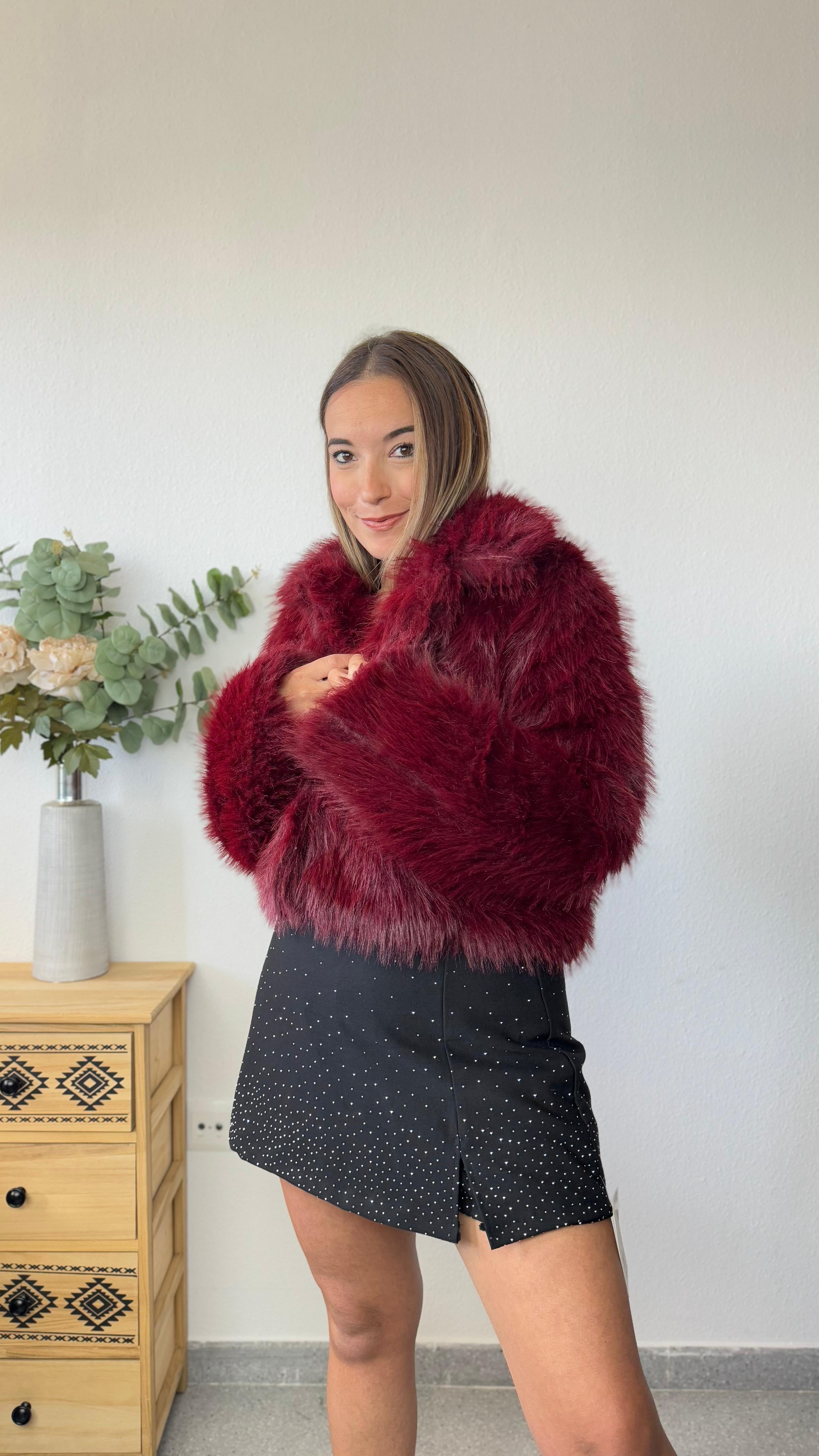 Abrigo Corto Burdeos