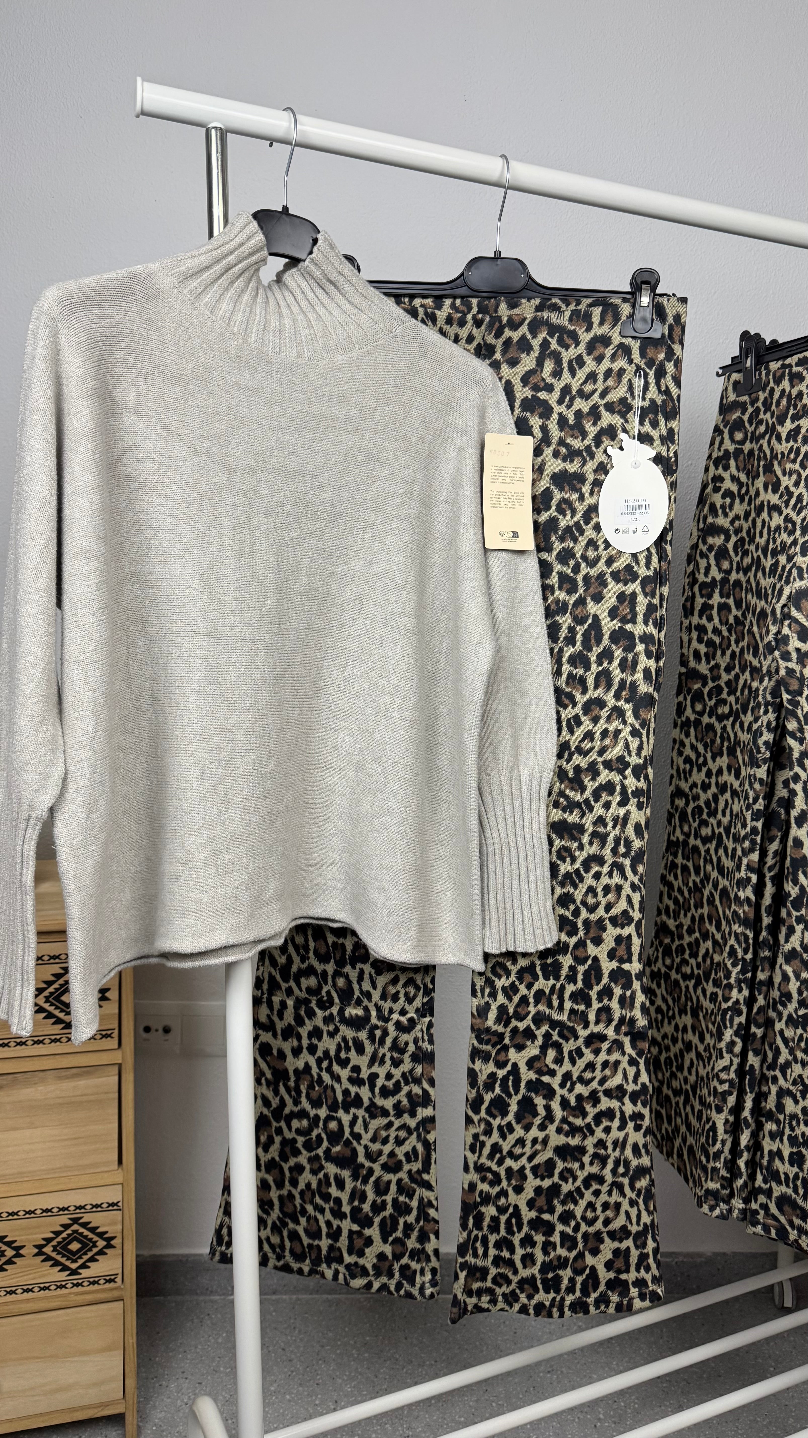 Pantalón leopardo beige