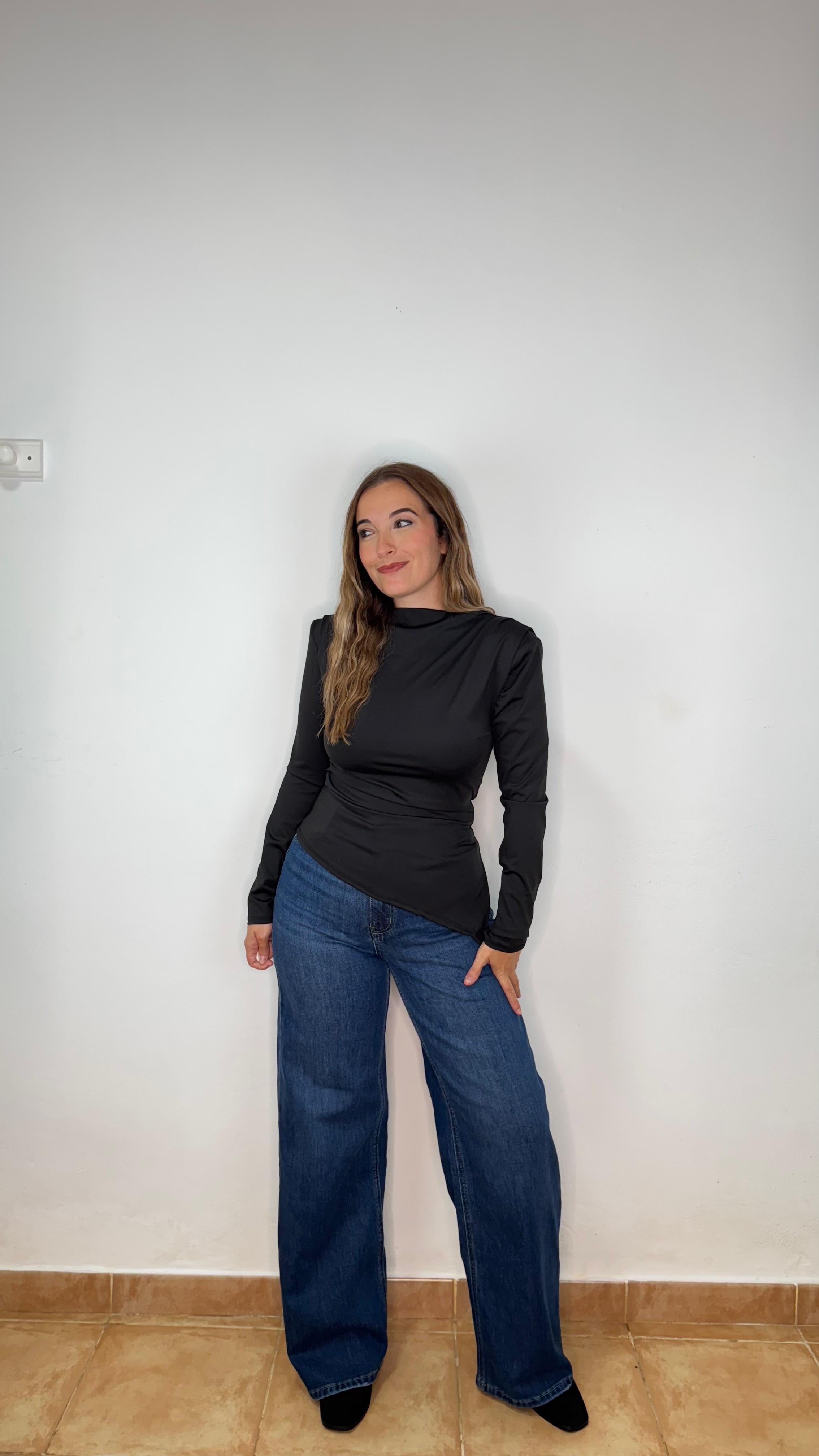 Camiseta Hombreras Negra