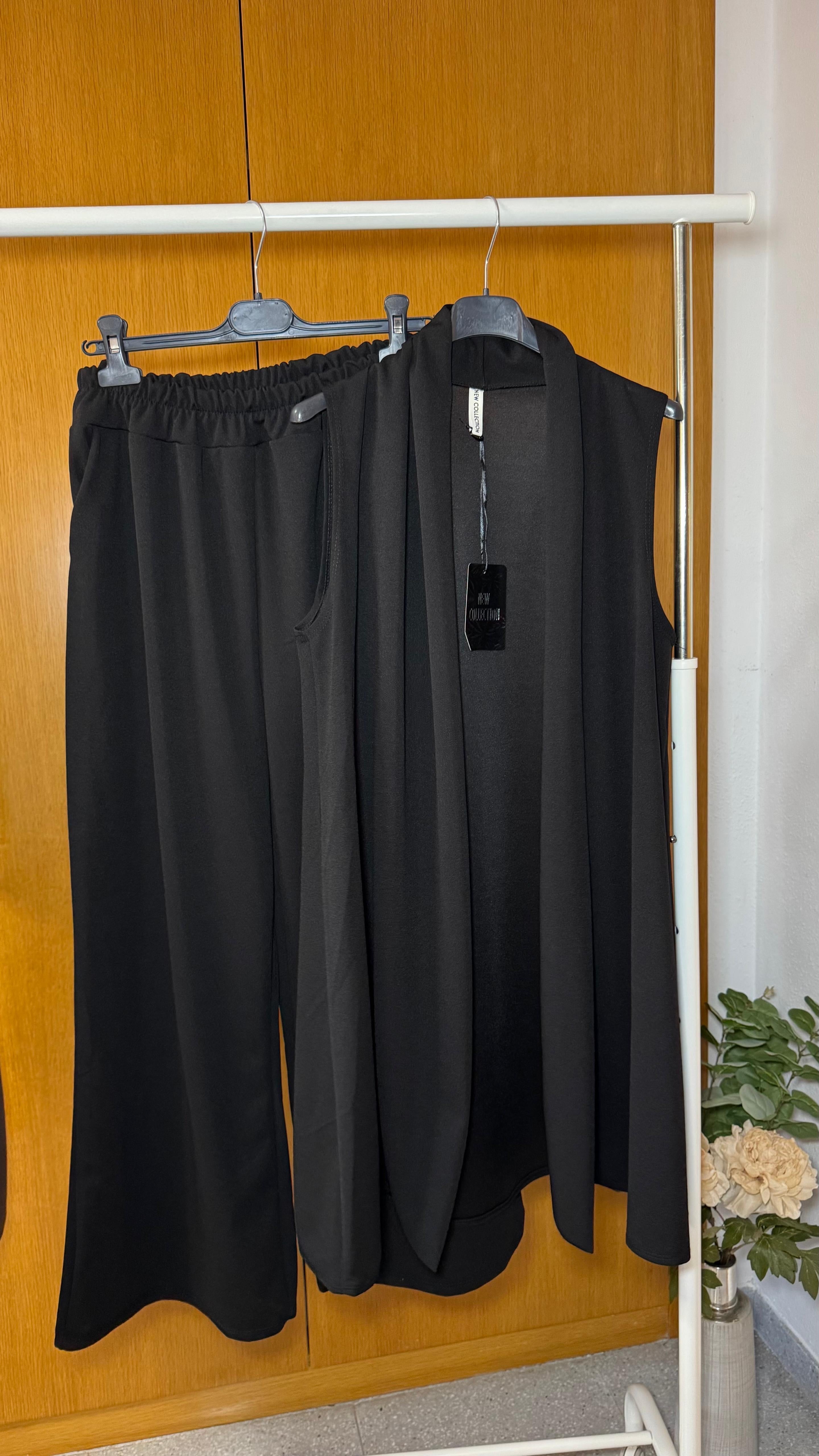 Conjunto chaleco+pantalón negro