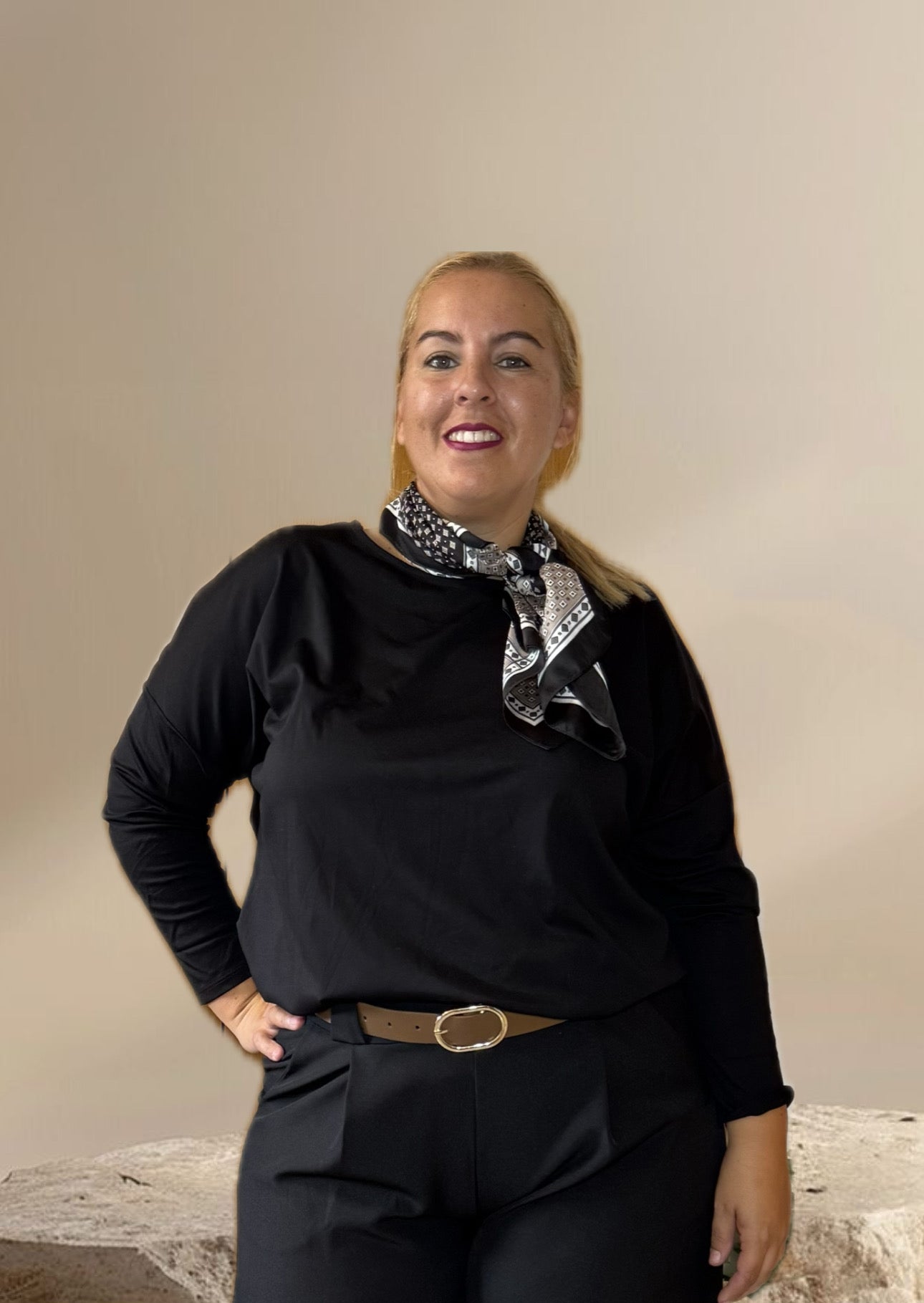 Camiseta negra+ pañuelo