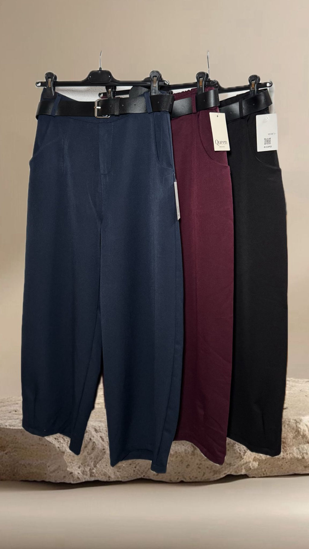 Pantalon Momfit + cinturon Azul Marino