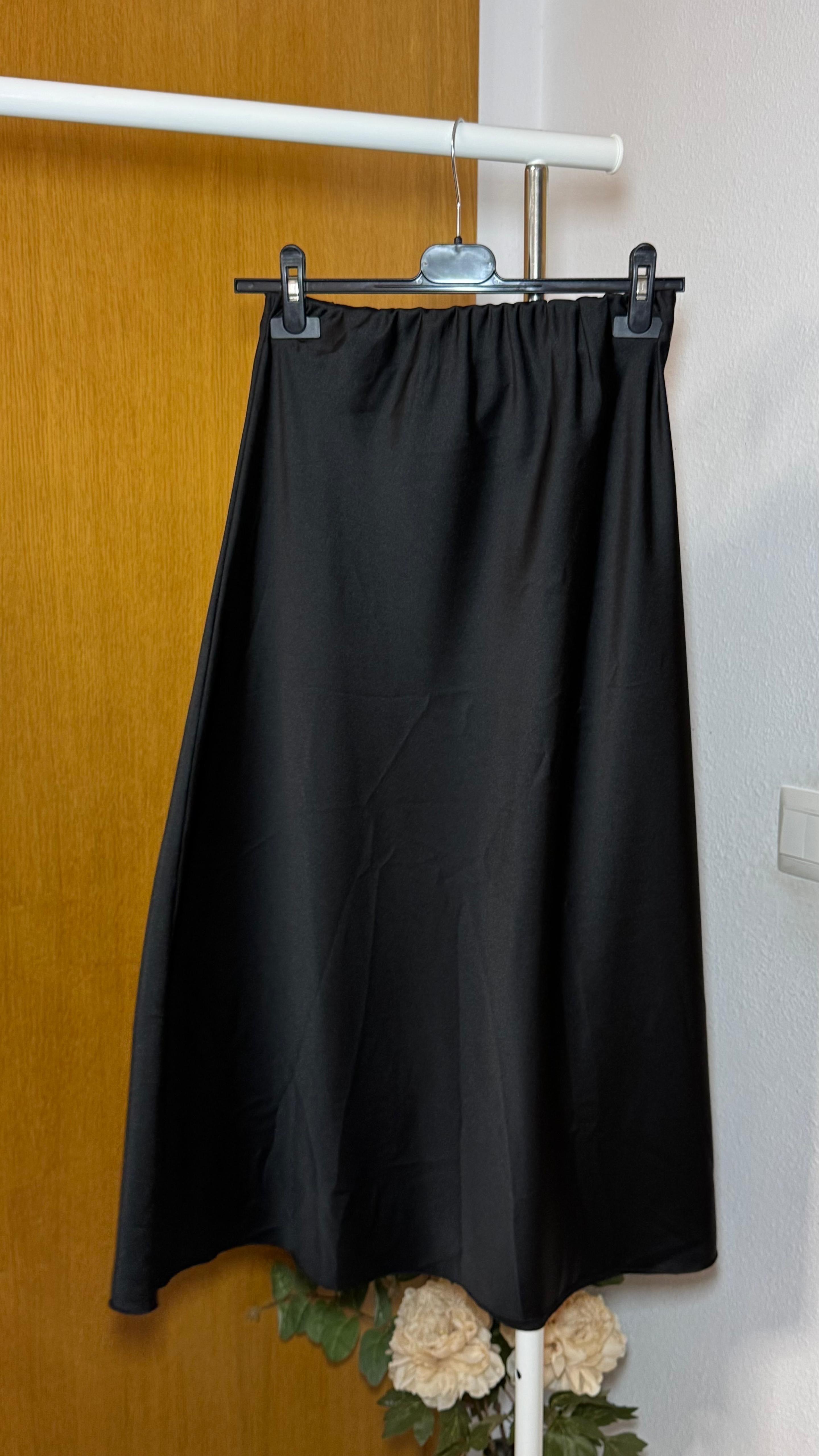 Falda Satinada Negra