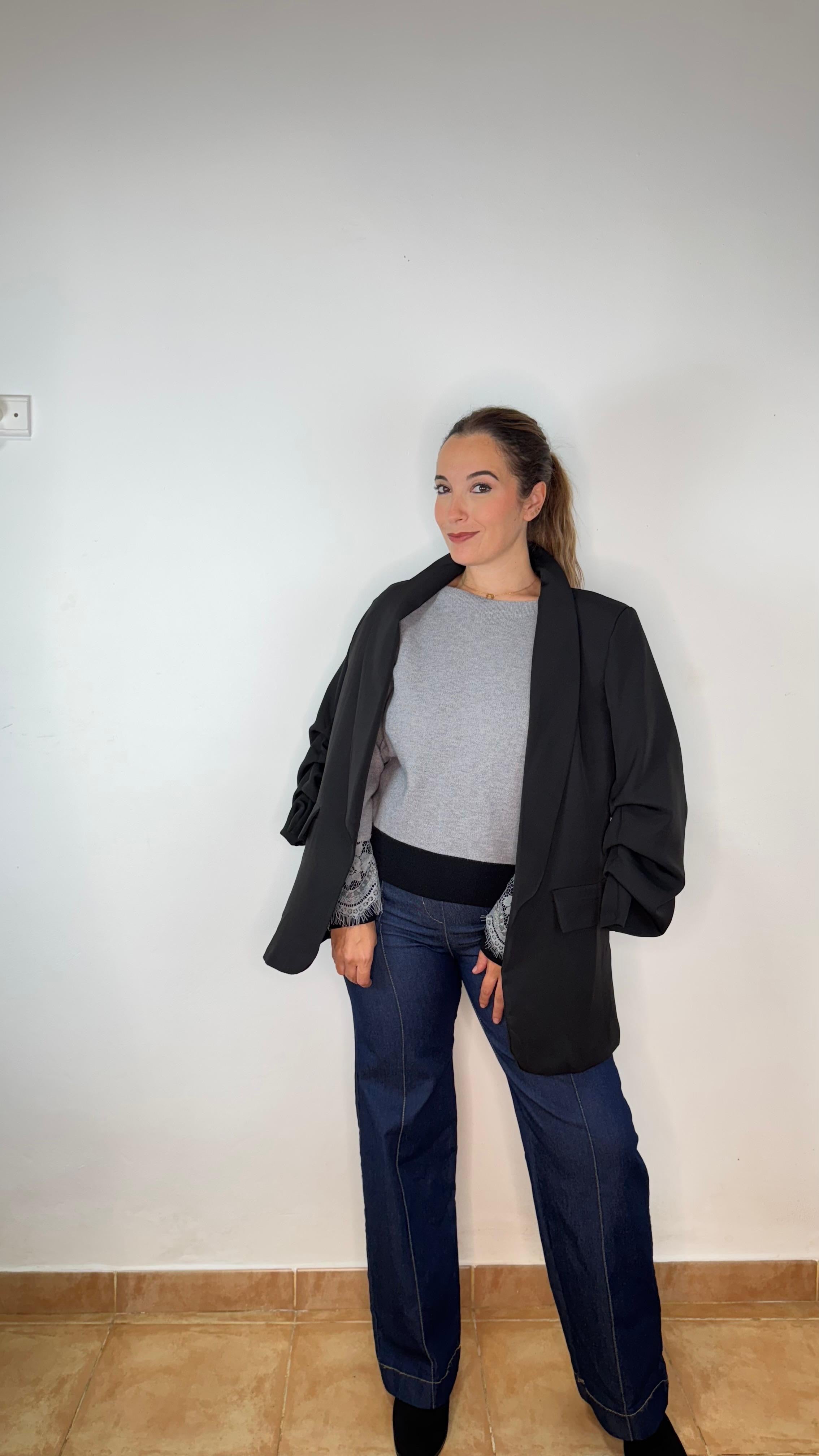 Blazer Manga Fruncida Negra