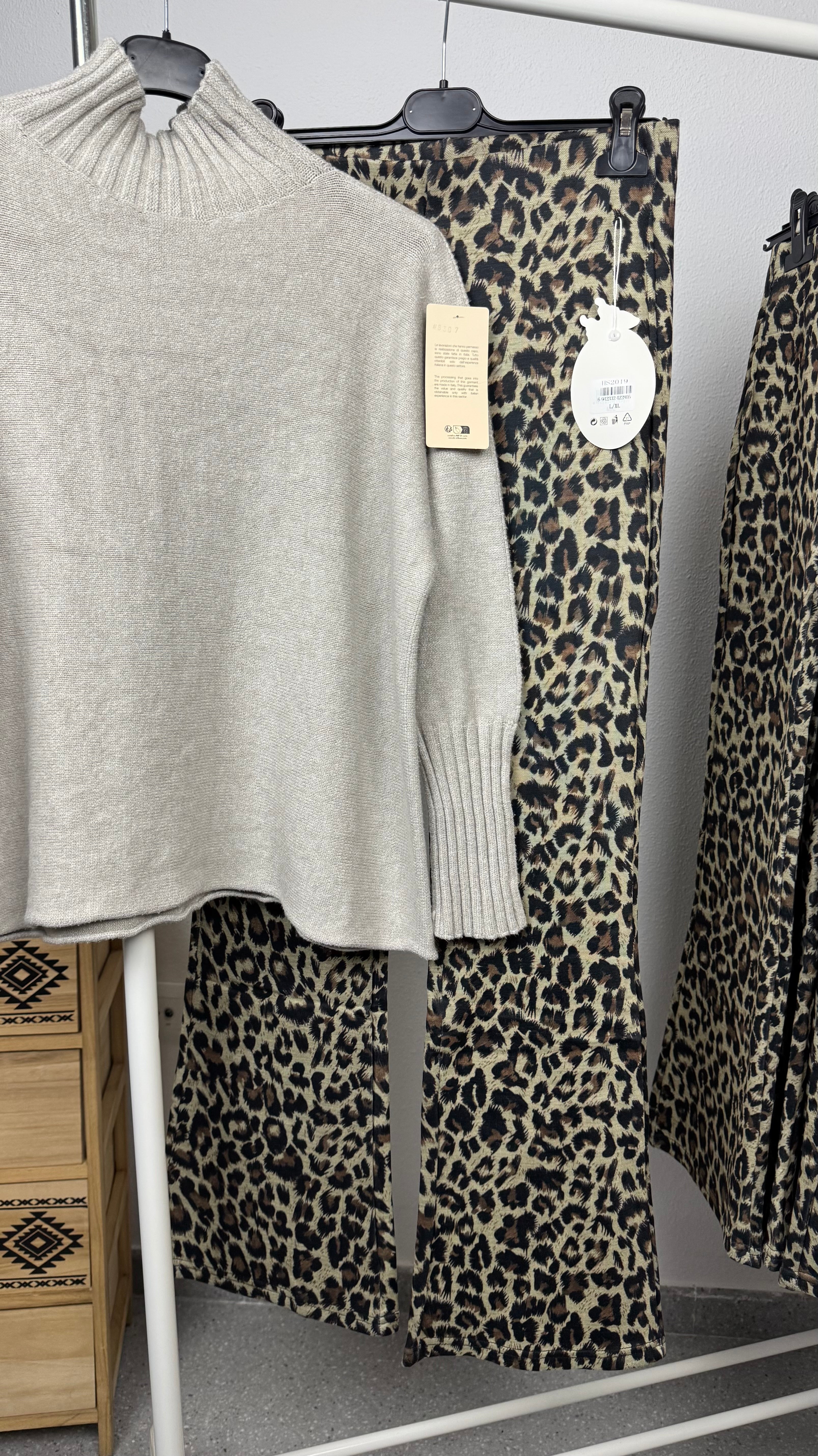 Pantalón leopardo beige